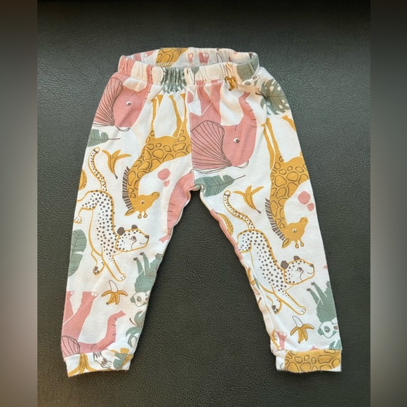 3/$22 Baby Girl Pant Bundle - 3 Pack with Cats, Giraffe, Elephant, Leopard - Picture 6 of 7